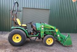 John Deere 2520