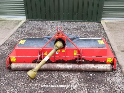 *SOLD* Trimax Striker 190