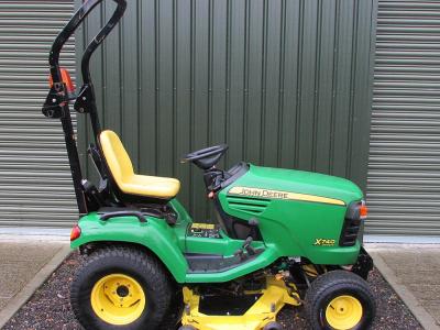 John Deere X740 SOLD