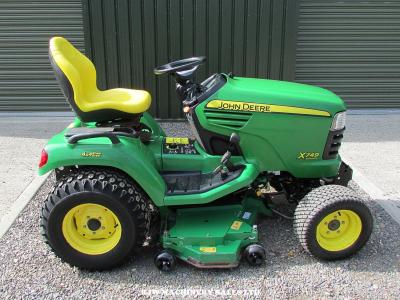 John Deere X749 SOLD