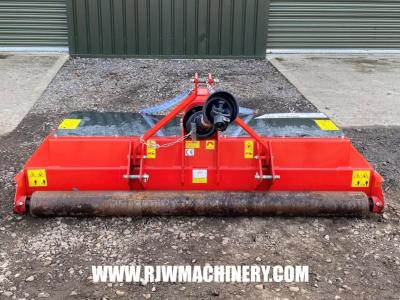 *SOLD* Trimax Striker 190