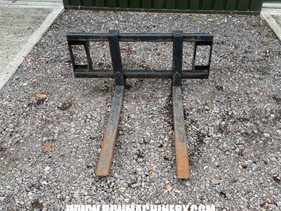 *SOLD* MX Pallet Forks