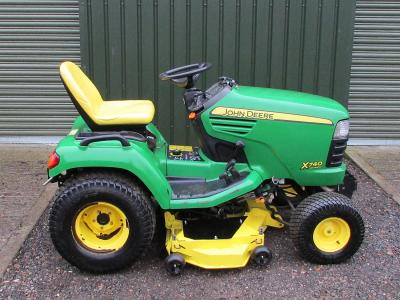 John Deere X740 SOLD