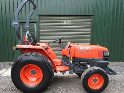 Kubota L3200 SOLD