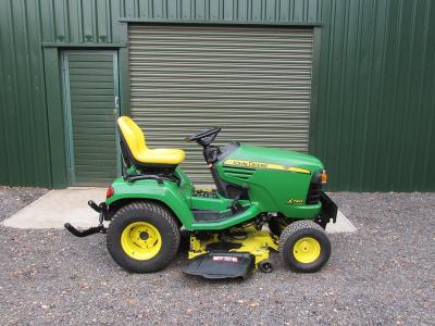 John Deere X740 SOLD