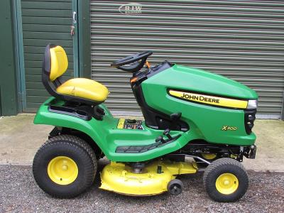 John Deere X300 SOLD