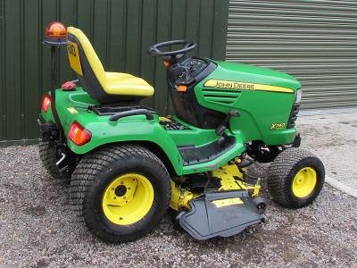 John Deere X740 SOLD