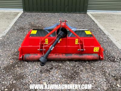 *SOLD* Trimax Striker 150