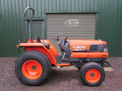 Kubota L3300 SOLD