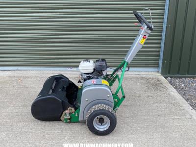 *SOLD* Dennis Razor RB560