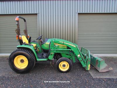 John Deere 3320 SOLD