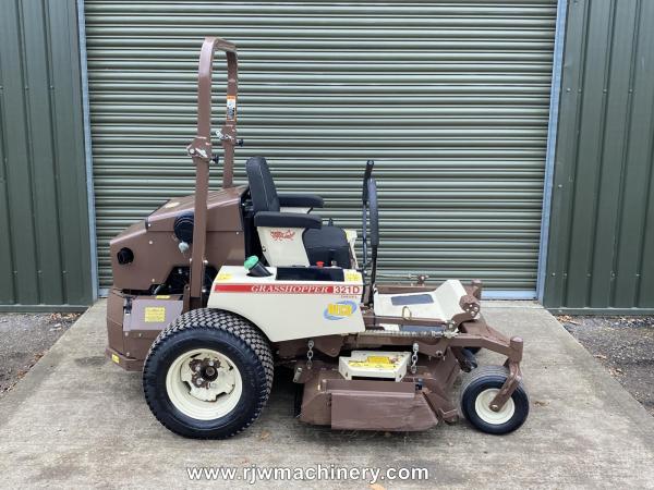 Grasshopper 321D-52 Zero Turn Mower