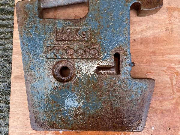 Weight (Kubota) 47kg