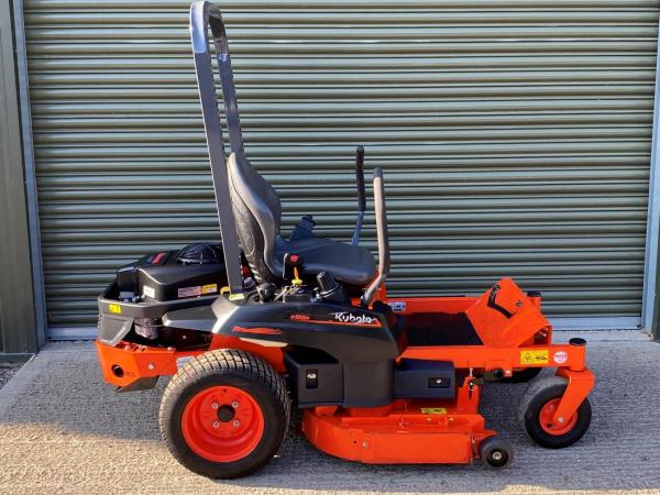 Kubota Z122R