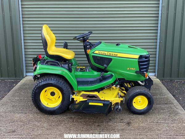 John Deere X750
