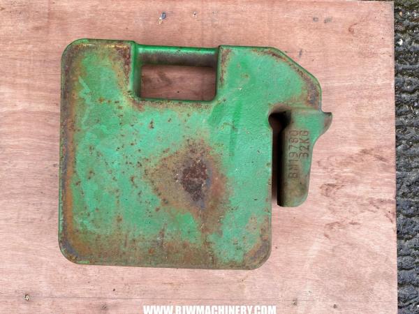 Weight (John Deere) 32kg