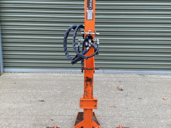 Wessex LS100 hydraulic log splitter