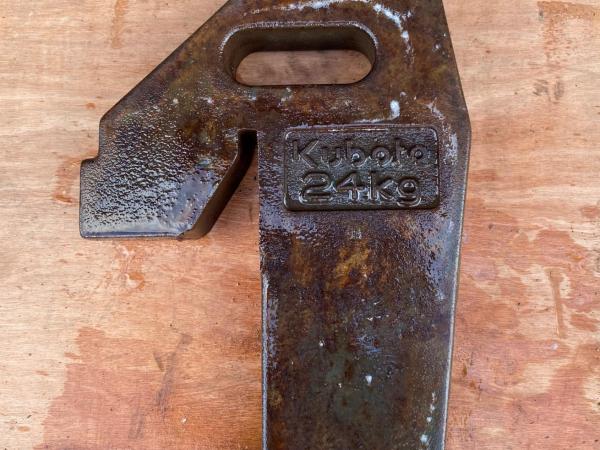 Weight (Kubota) 24kg